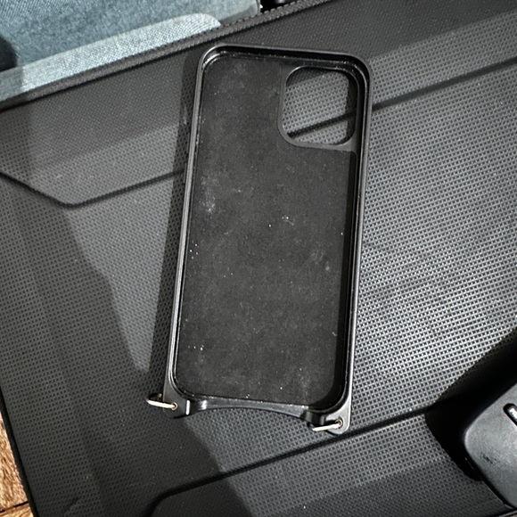 Bobby Strap, Pouch, Pyramid Strap Bandolier set with 12 Pro Max case - Picture 9 of 11